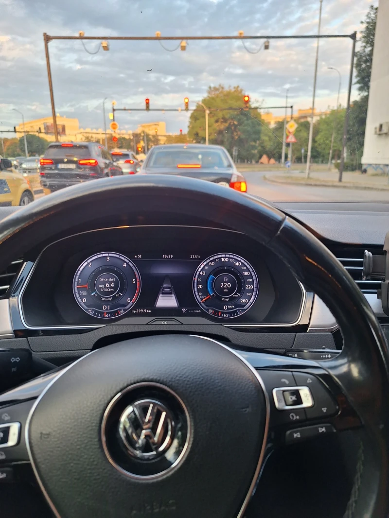 VW Passat 2.0 tdi, снимка 11 - Автомобили и джипове - 52371965