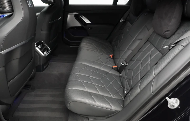 BMW 740 M-Sport xDrive, Massage, снимка 6 - Автомобили и джипове - 52170675