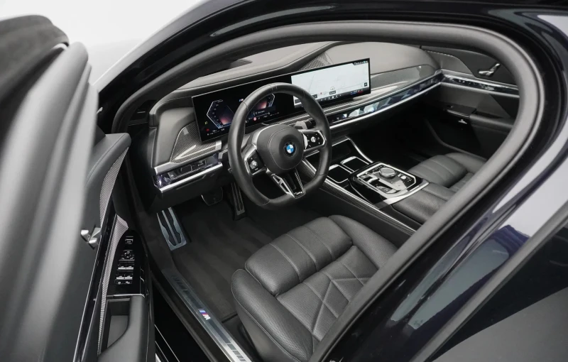 BMW 740 M-Sport xDrive, Massage, снимка 4 - Автомобили и джипове - 52170675