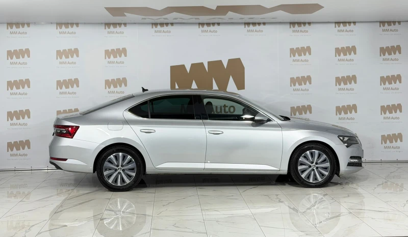 Skoda Superb 2.0 TDI* Facelift* Camera* LED* DSG* Подгрев, снимка 3 - Автомобили и джипове - 52558836