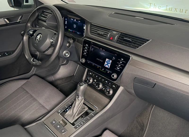 Skoda Superb 2.0 TDI* Facelift* Camera* LED* DSG* Подгрев, снимка 8 - Автомобили и джипове - 52558836