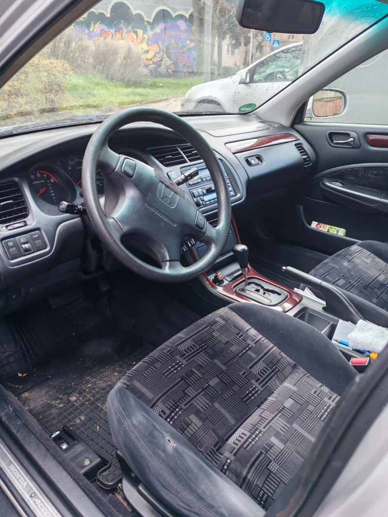 Honda Accord 1.8 Бензин газова уредба , снимка 2 - Автомобили и джипове - 52745070