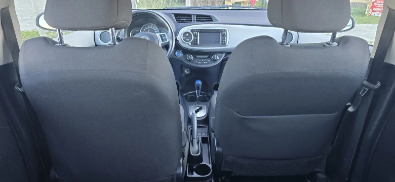 Toyota Yaris 1.5 HYBRID/БЕНЗИН/ЛИЗИНГ/КАМЕРА, снимка 13 - Автомобили и джипове - 52935822