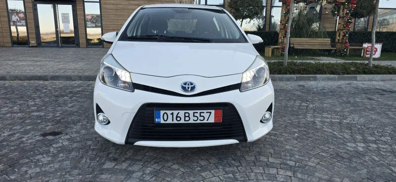 Toyota Yaris 1.5 HYBRID/БЕНЗИН/ЛИЗИНГ/КАМЕРА, снимка 2 - Автомобили и джипове - 52935822