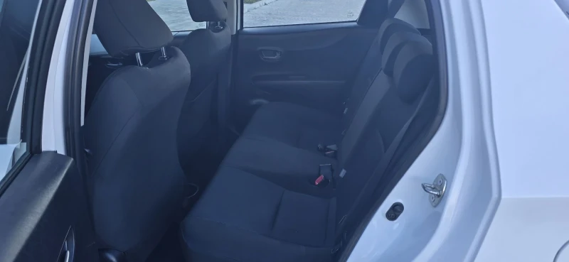 Toyota Yaris 1.5 HYBRID/БЕНЗИН/ЛИЗИНГ/КАМЕРА, снимка 12 - Автомобили и джипове - 52935822