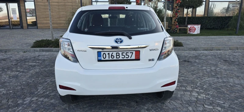 Toyota Yaris 1.5 HYBRID/БЕНЗИН/ЛИЗИНГ/КАМЕРА, снимка 5 - Автомобили и джипове - 52935822