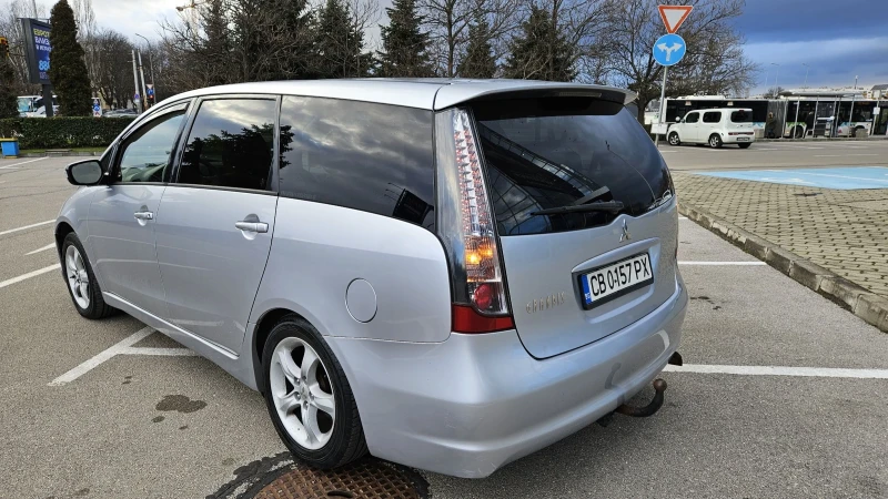 Mitsubishi Grandis 2 4 бензин  газ летни зимни гуми, снимка 3 - Автомобили и джипове - 52967034
