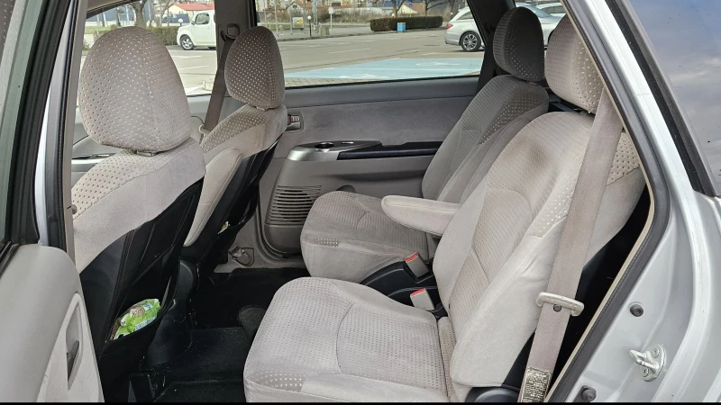 Mitsubishi Grandis 2 4 бензин  газ летни зимни гуми, снимка 9 - Автомобили и джипове - 52967034