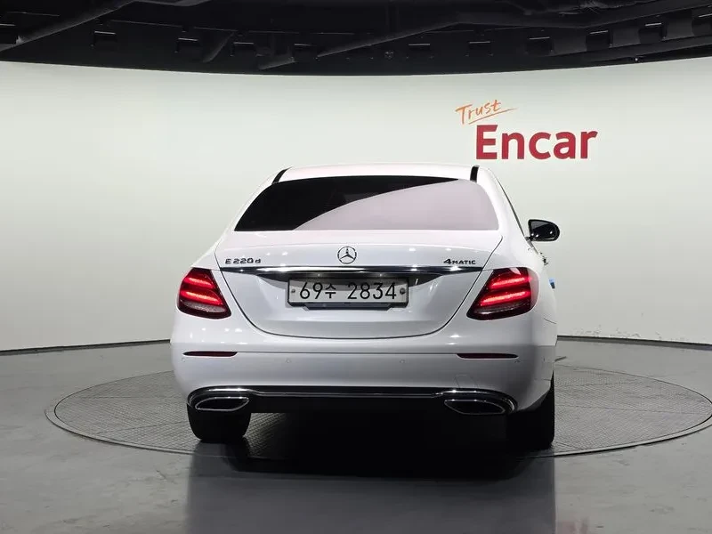 Mercedes-Benz E 220 Avantgarde - изображение 4