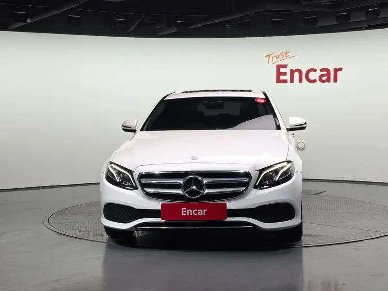 Mercedes-Benz E 220 Avantgarde - изображение 3