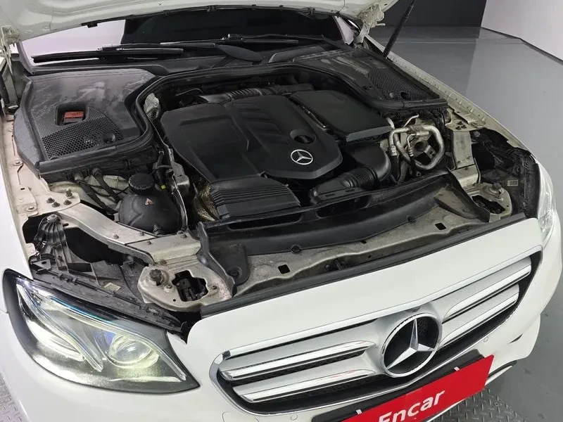 Mercedes-Benz E 220 Avantgarde - изображение 6