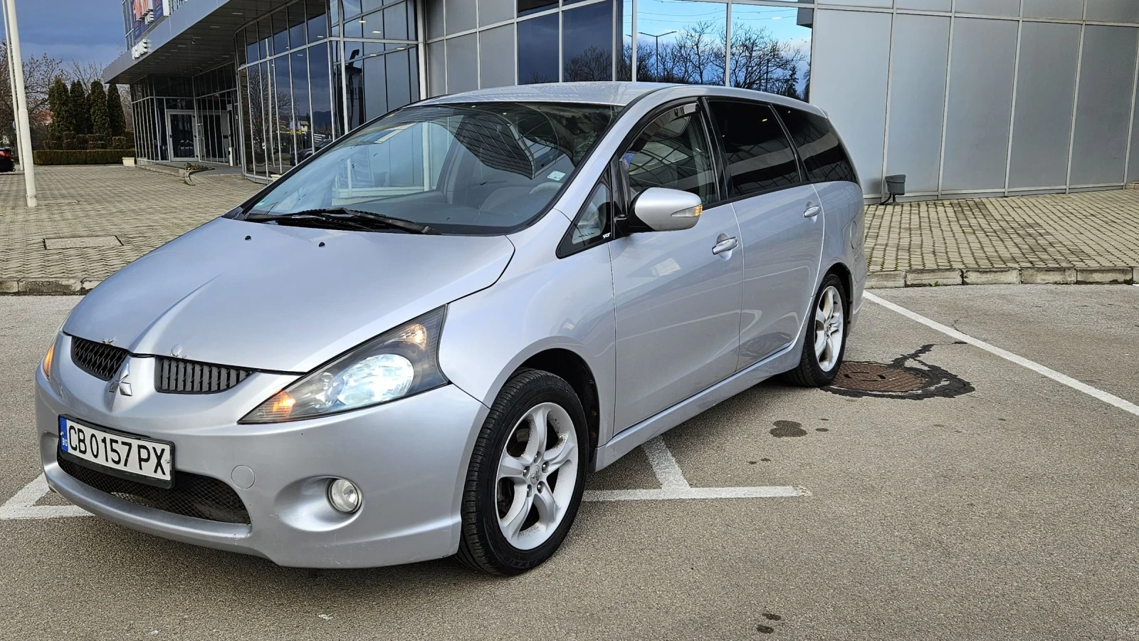 Mitsubishi Grandis 2 4 бензин  газ летни зимни гуми, снимка 1