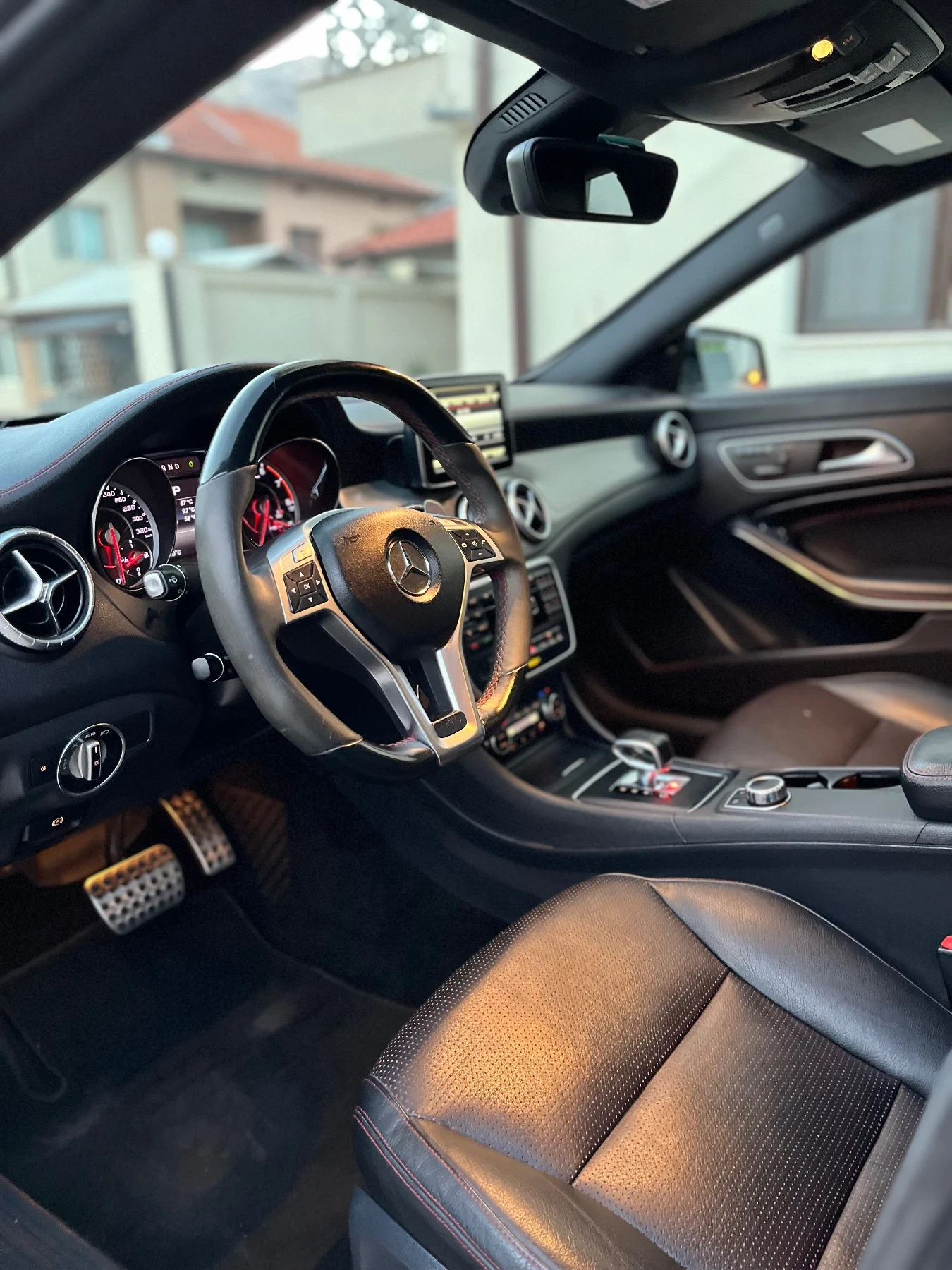 Mercedes-Benz CLA 45 AMG  - изображение 9