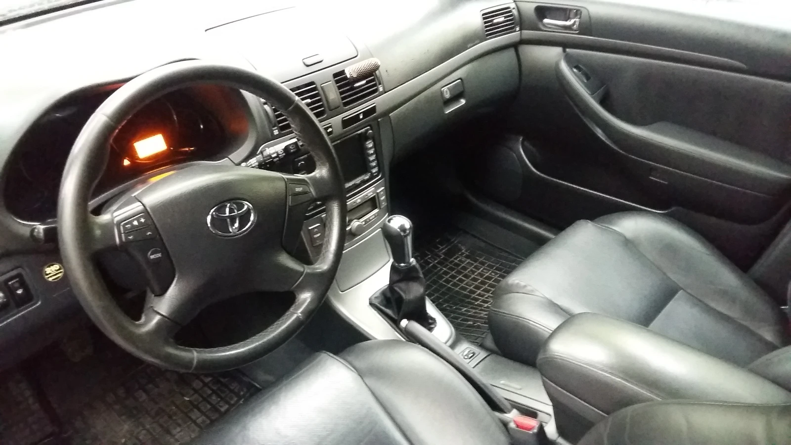 Toyota Avensis  - изображение 4