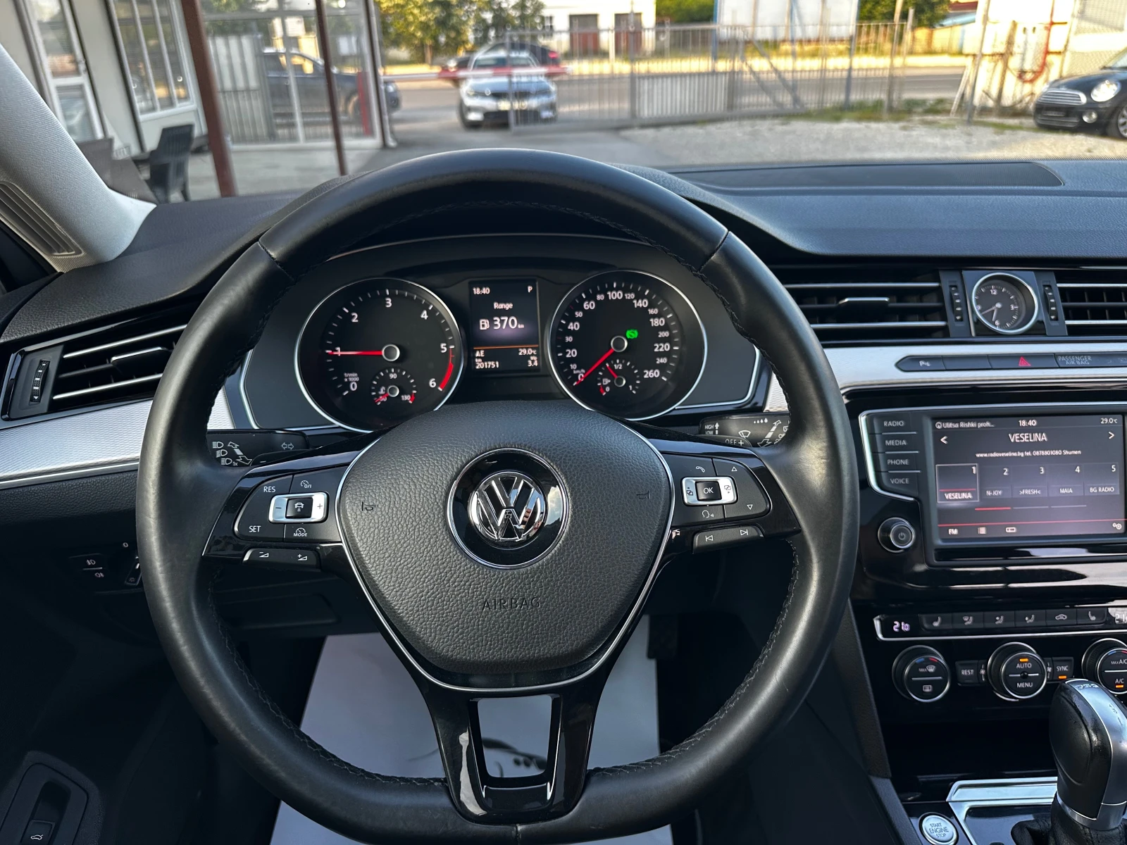 VW Passat 2.0TDI 150 DSG HIGHLINE КАТО НОВ - изображение 9