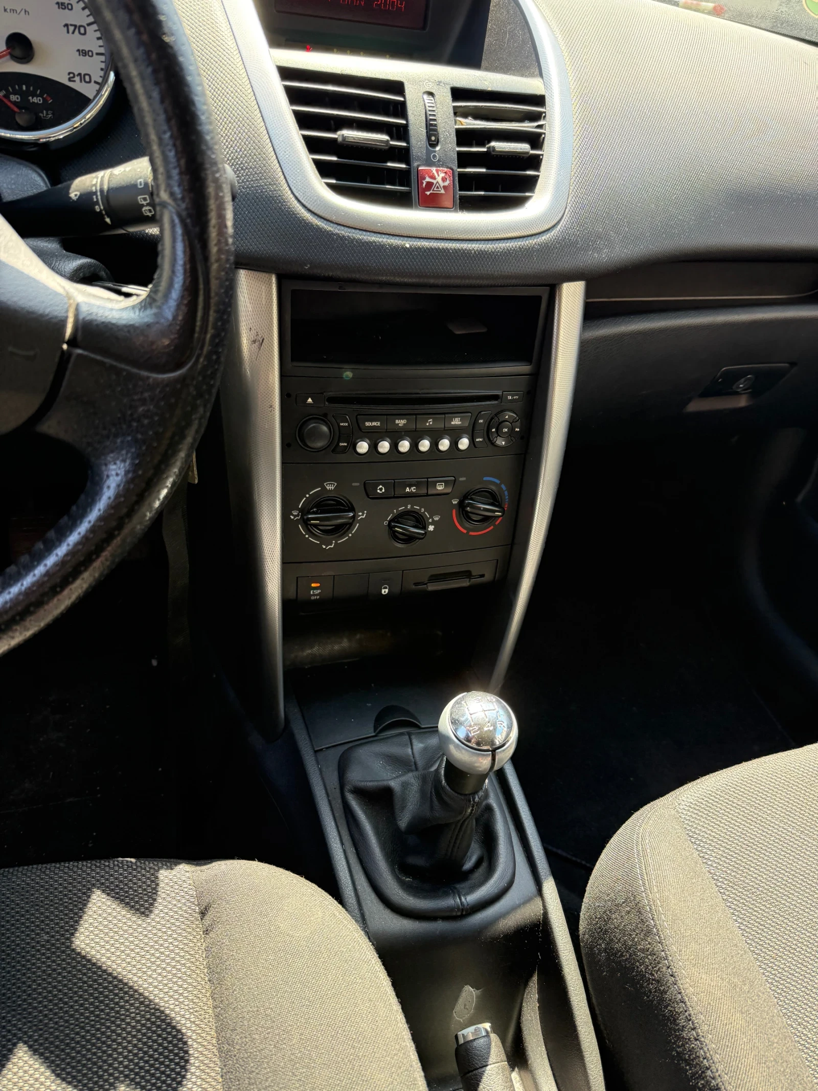 Peugeot 207 1.6HDI - изображение 6