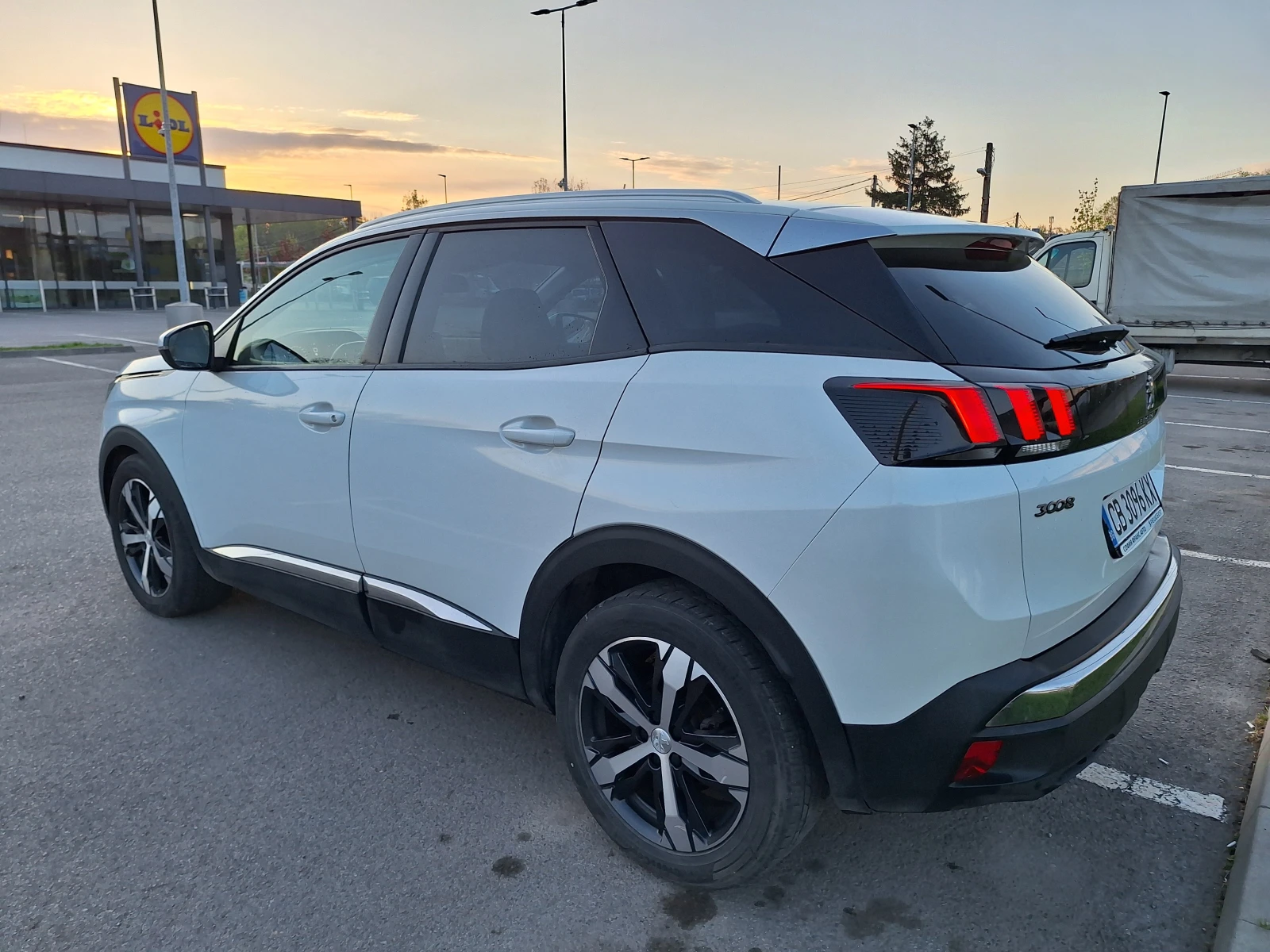 Peugeot 3008 NEW ALLURE 1.2 e-THP 130 EAT6 - изображение 5
