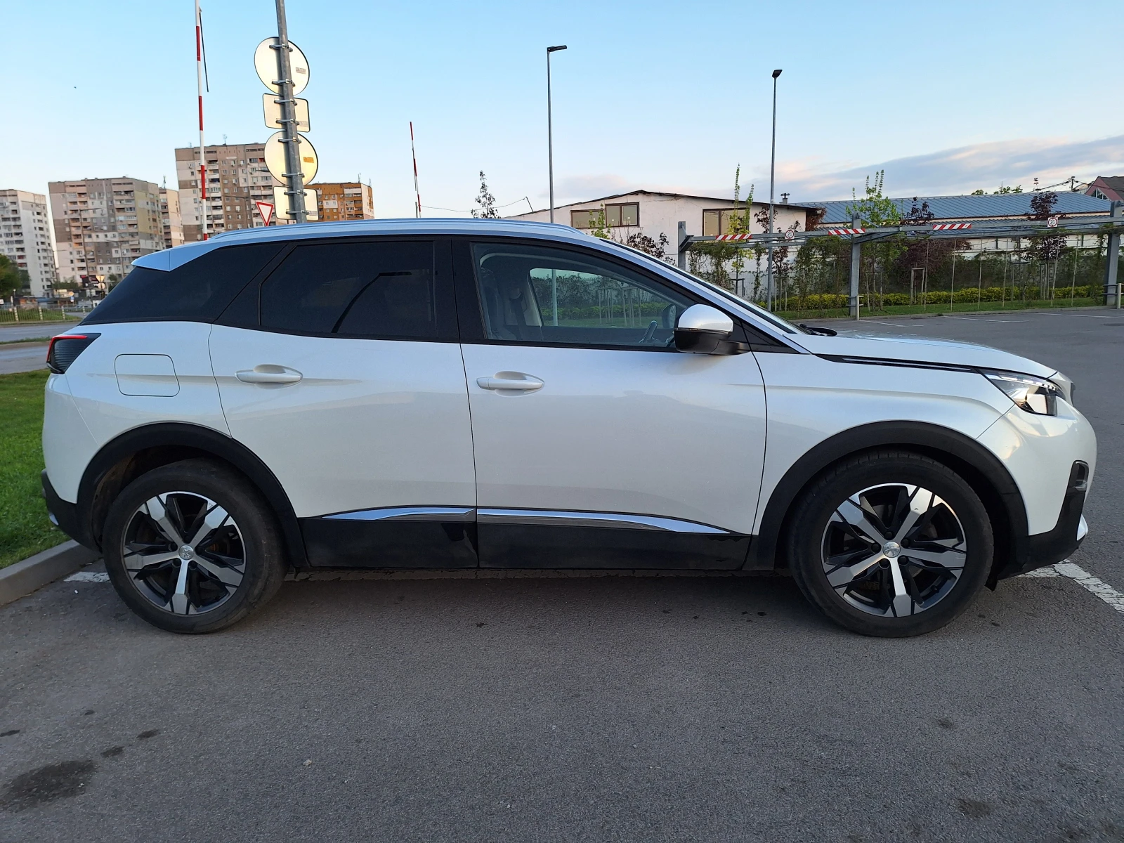 Peugeot 3008 NEW ALLURE 1.2 e-THP 130 EAT6 - изображение 3