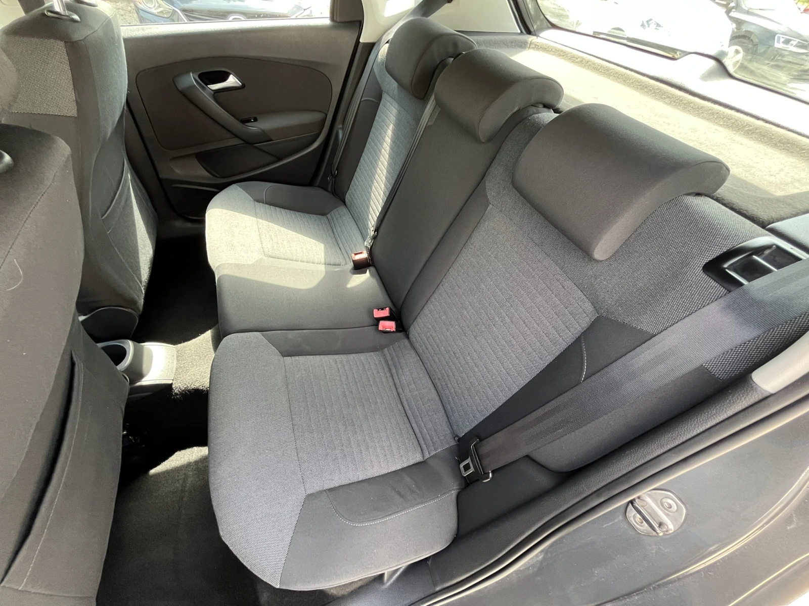 VW Polo 1.4 - Бензин/Газ | Mobile.bg — изображение 13