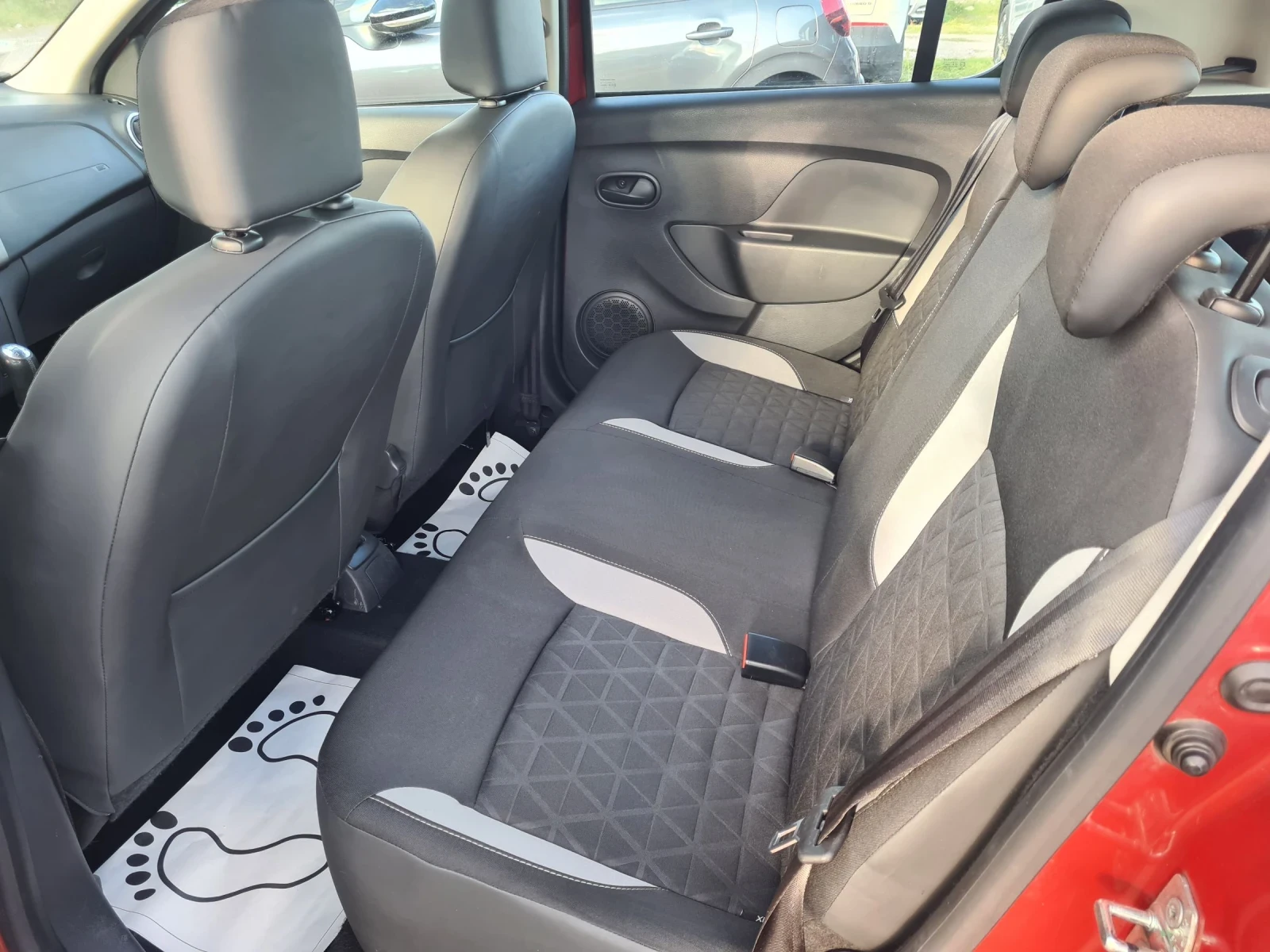 Dacia Sandero 1.5 DCi 90p.s - изображение 10