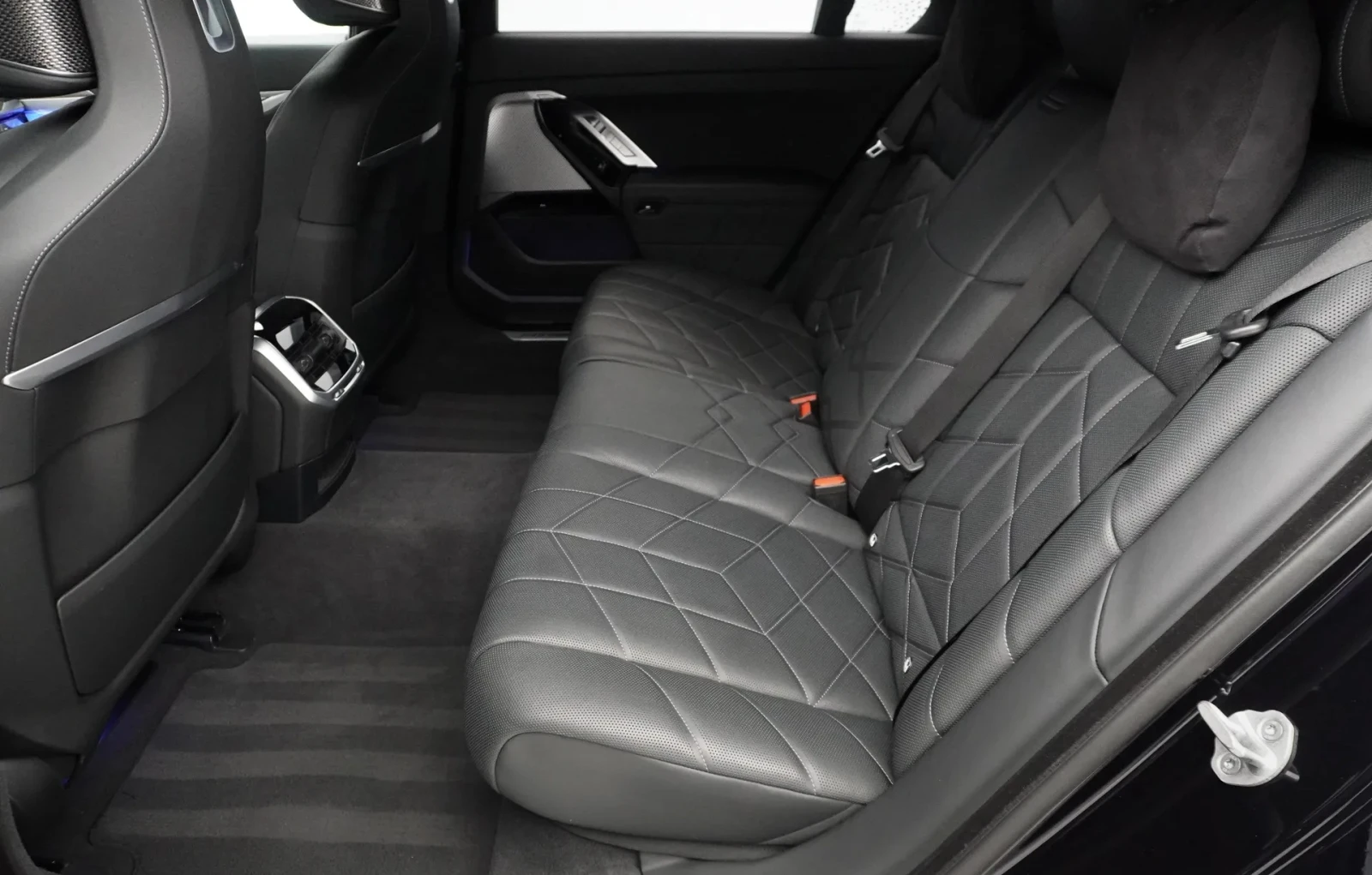 BMW 740 M-Sport xDrive, Massage - изображение 6