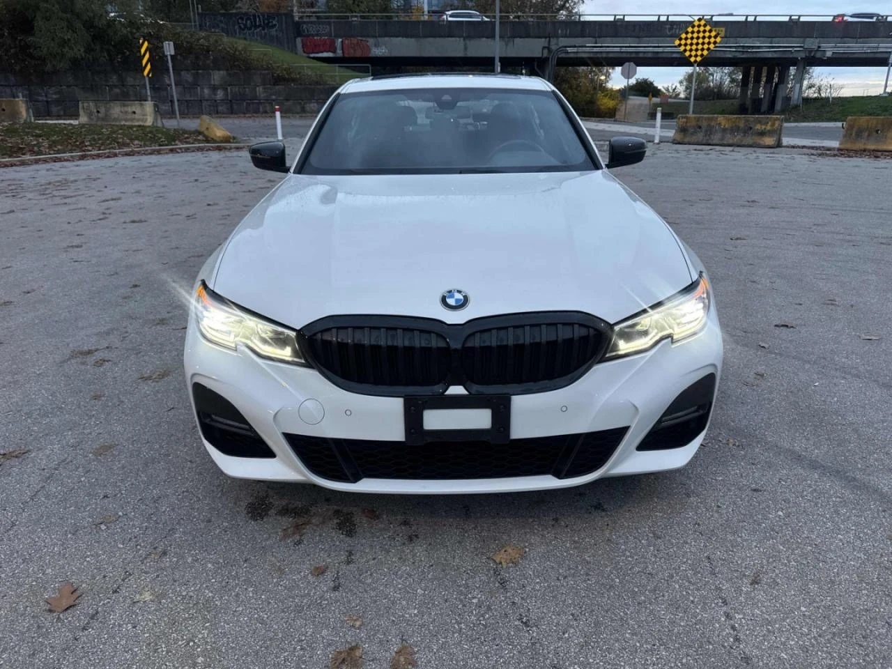 BMW 330 M-pkg* Shadow line* Harman/Kardon* Камера* Подгрев - изображение 2