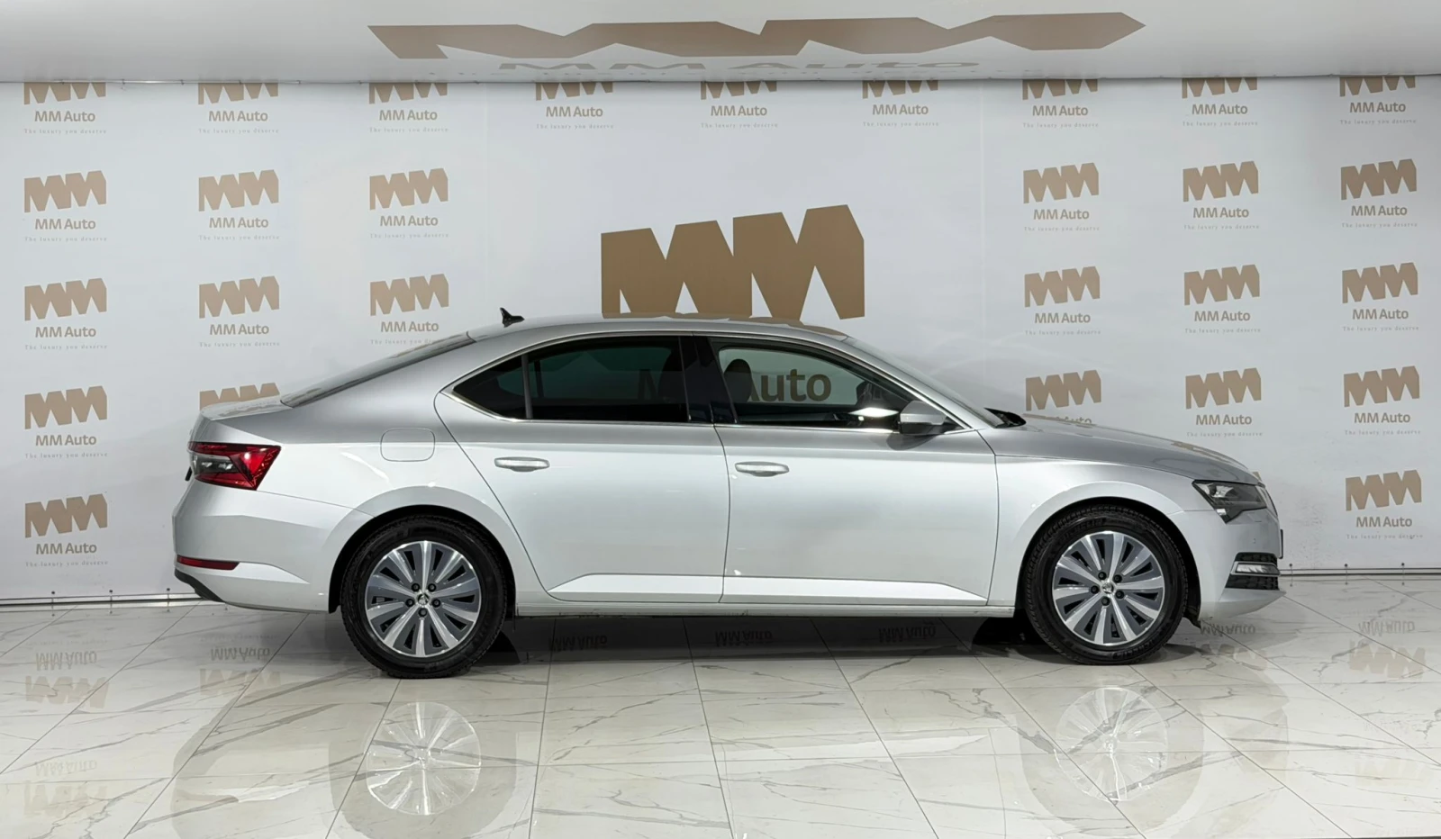 Skoda Superb 2.0 TDI* Facelift* Camera* LED* DSG* Подгрев - изображение 3