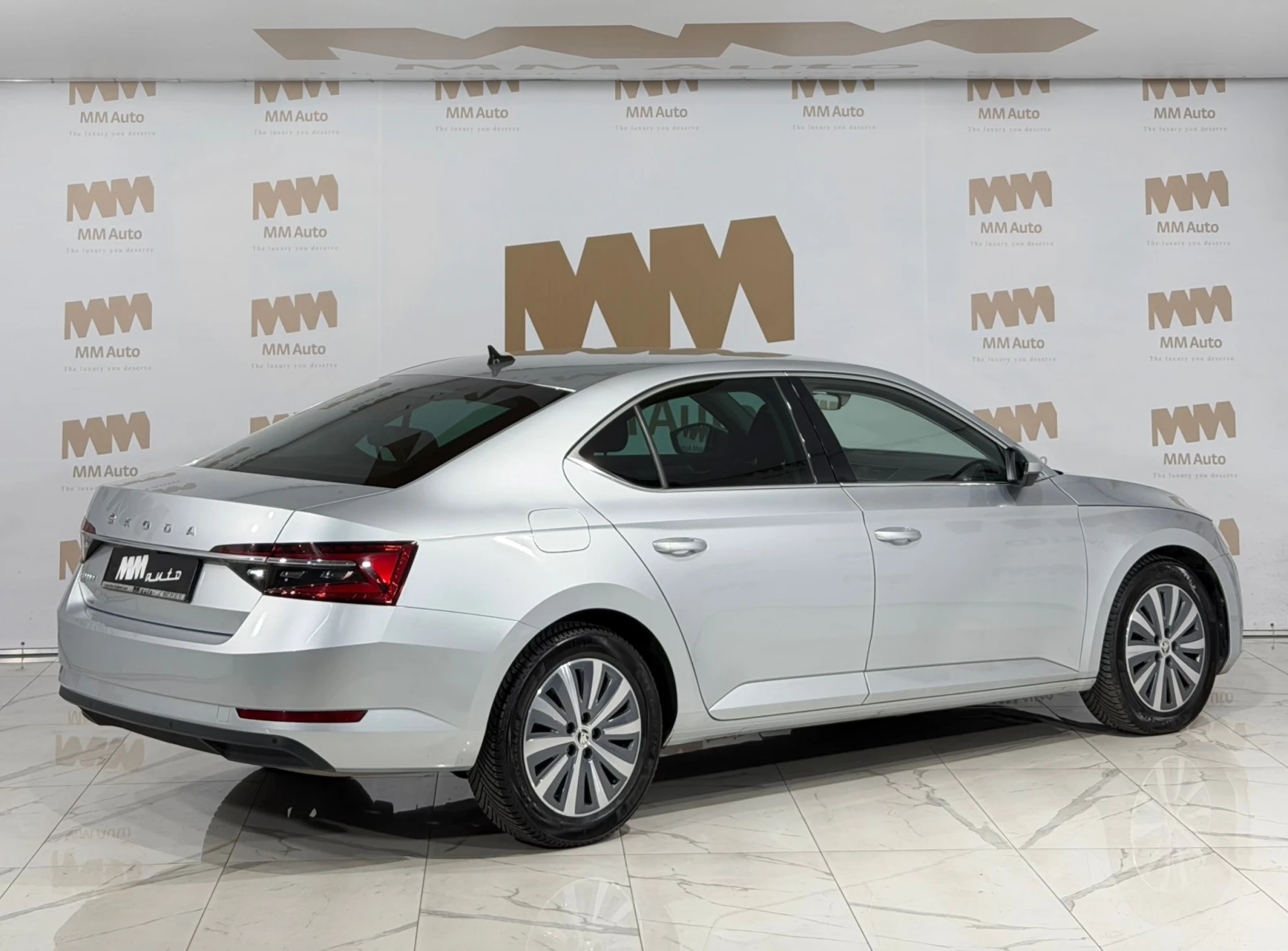 Skoda Superb 2.0 TDI* Facelift* Camera* LED* DSG* Подгрев - изображение 2