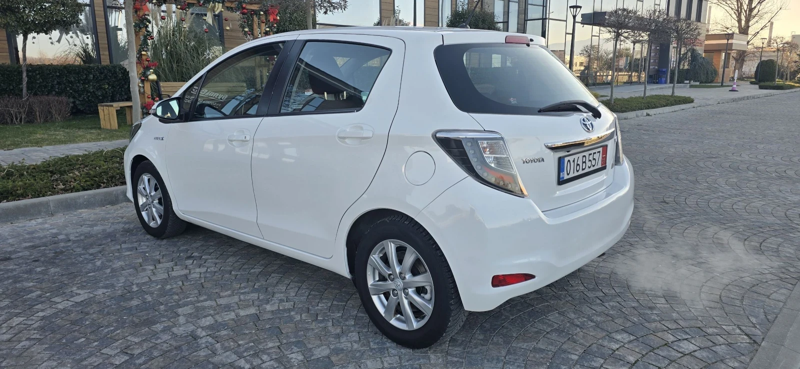 Toyota Yaris 1.5 HYBRID/������/������/������ | Mobile.bg � ����������� 4