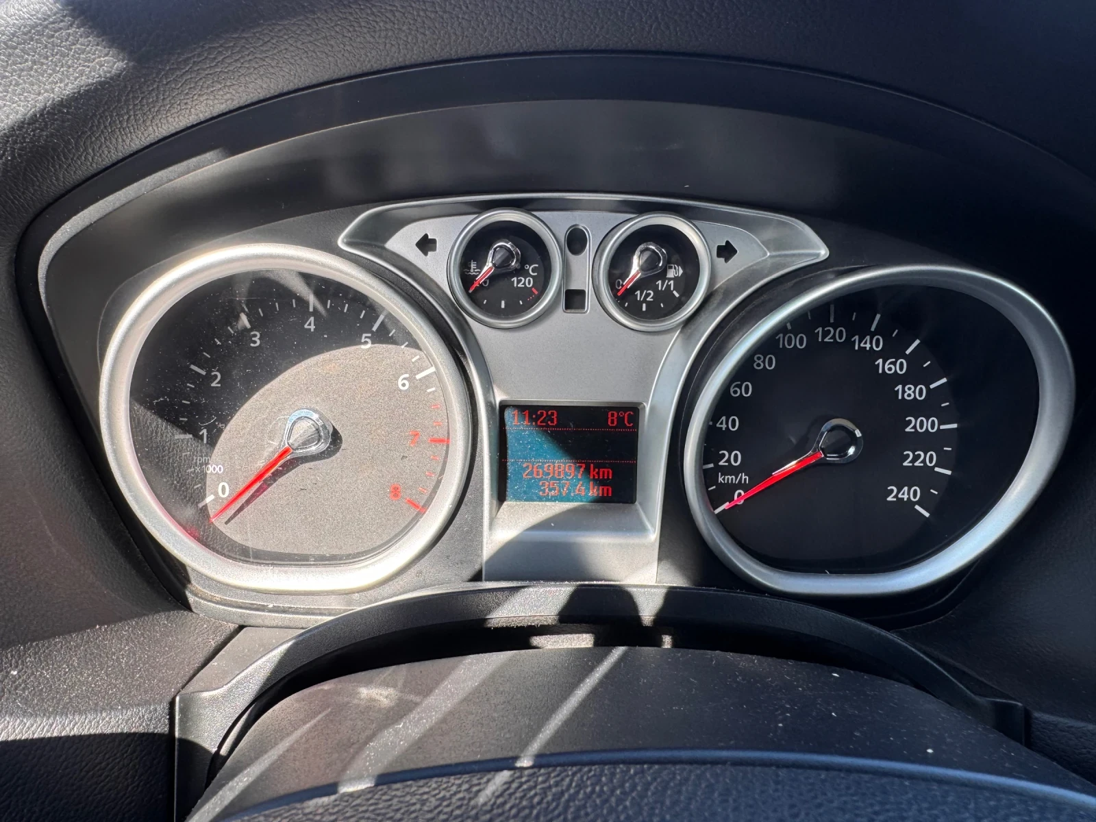 Ford Focus 1.6i / ������� / ����� | Mobile.bg � ����������� 8