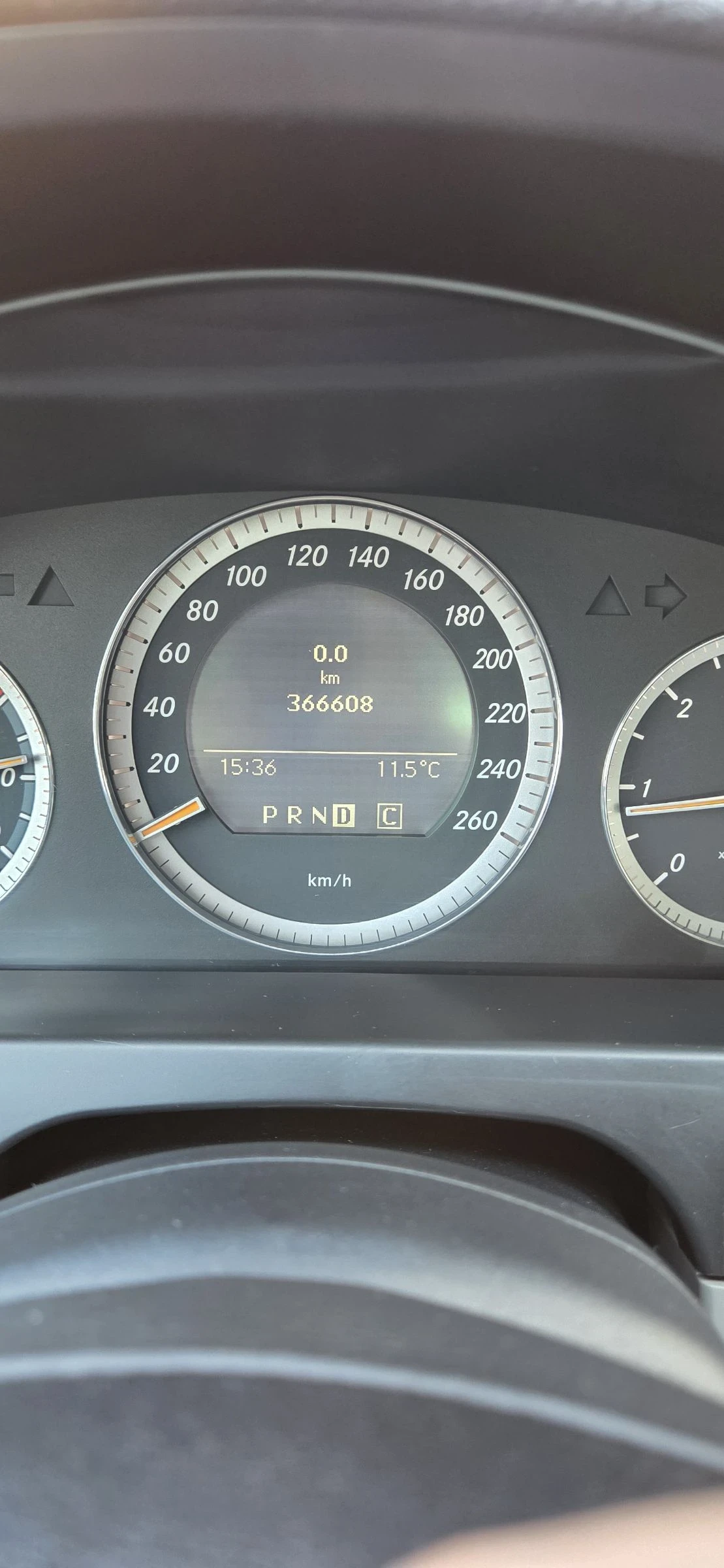 Mercedes-Benz C 220, снимка 7 - Автомобили и джипове - 53840549
