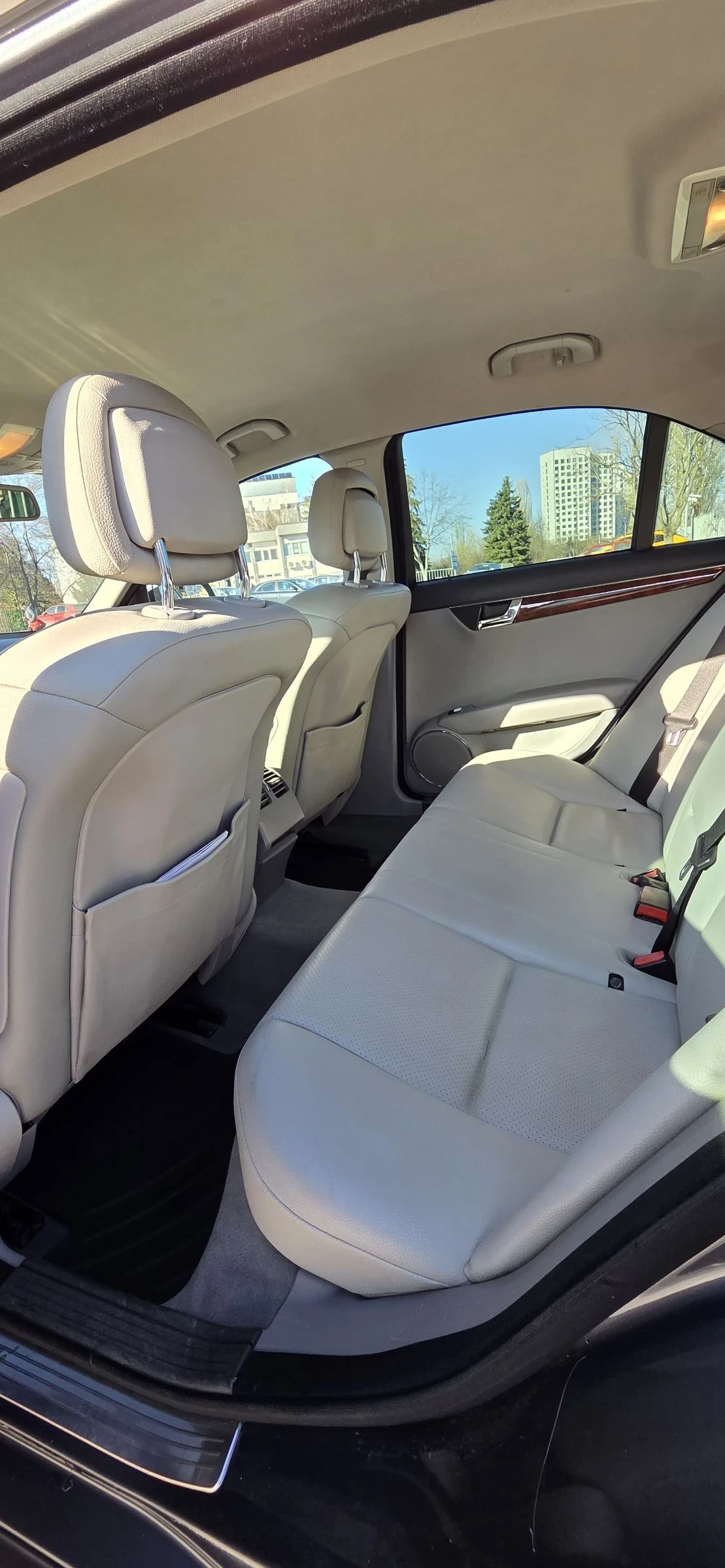 Mercedes-Benz C 220, снимка 12 - Автомобили и джипове - 53840549