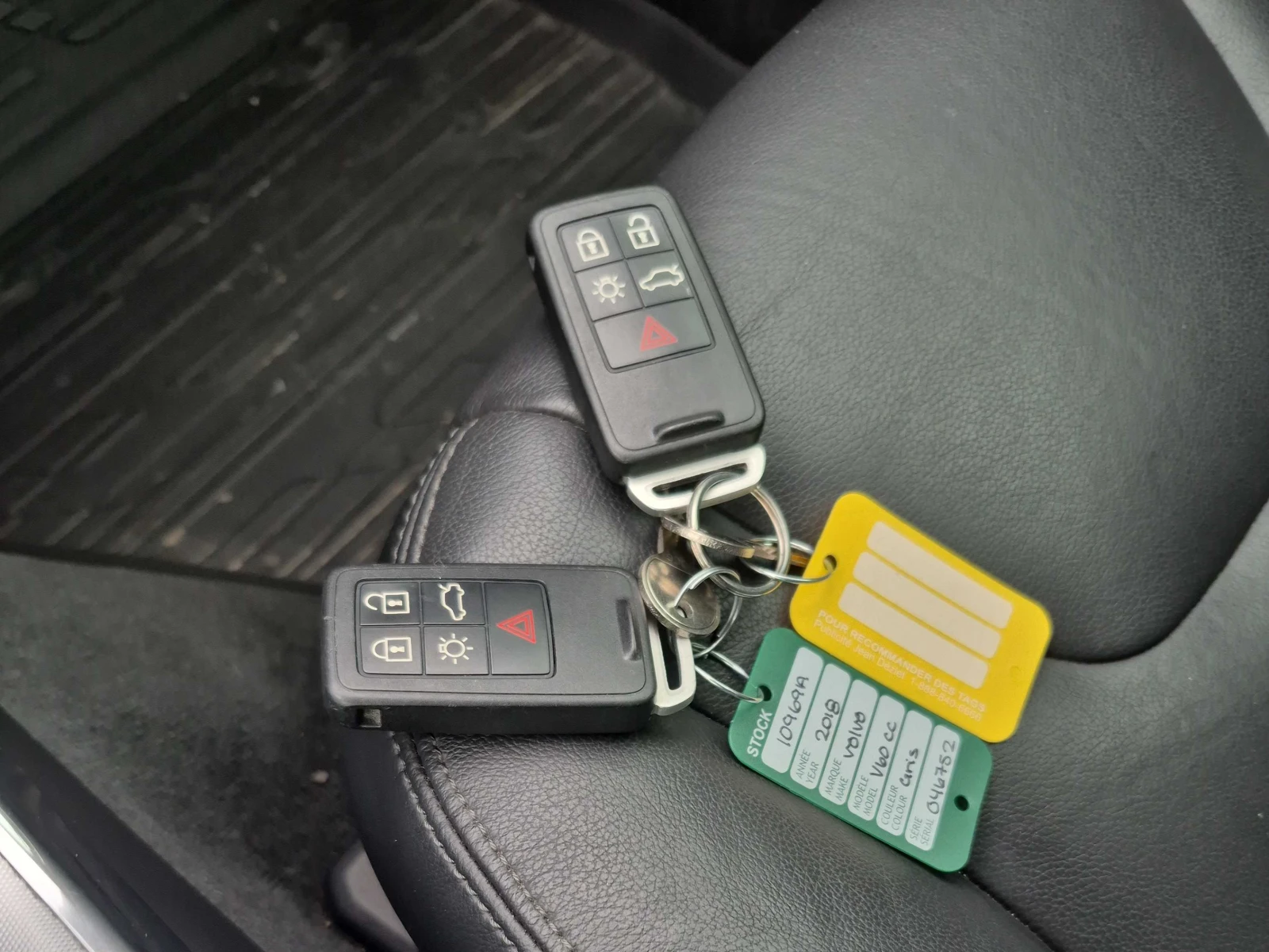 Volvo V60 Cross Country Premier * * CARFAX * * АВТО КРЕДИТ * * , снимка 11 - Автомобили и джипове - 54231722