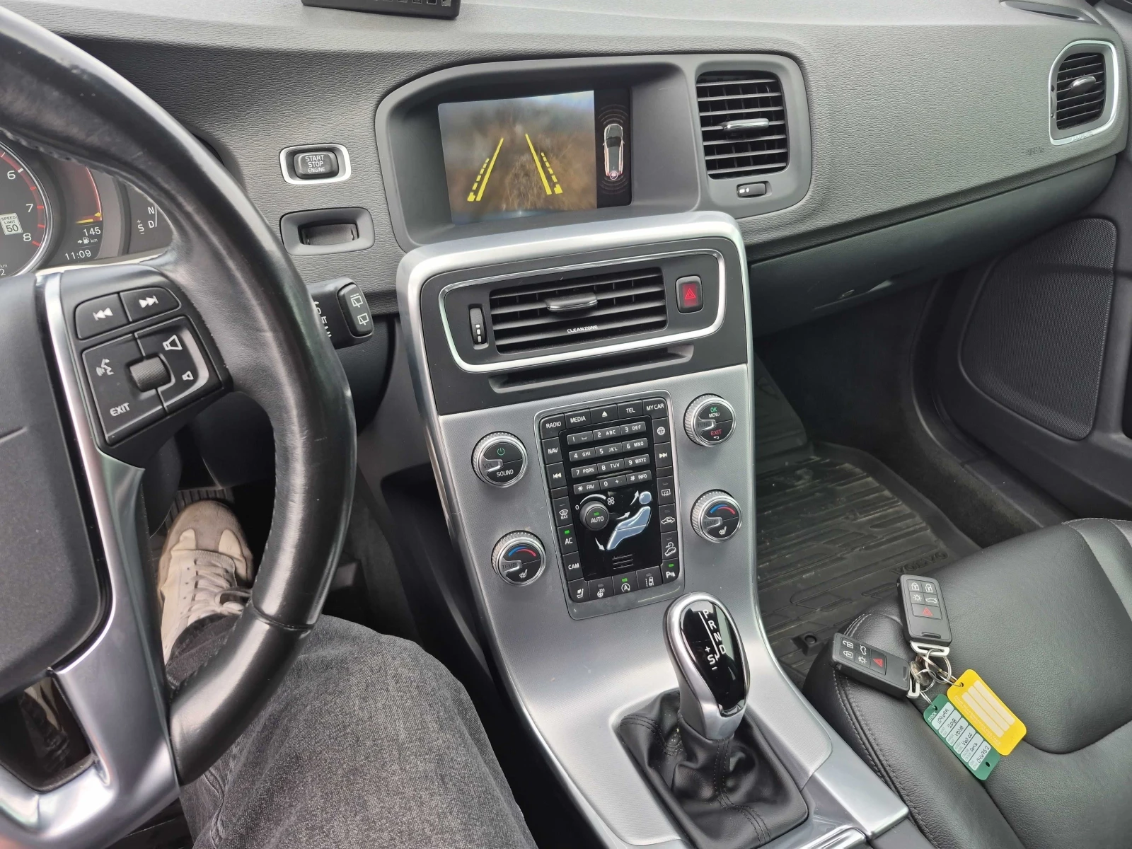 Volvo V60 Cross Country Premier * * CARFAX * * АВТО КРЕДИТ * * , снимка 9 - Автомобили и джипове - 54231722