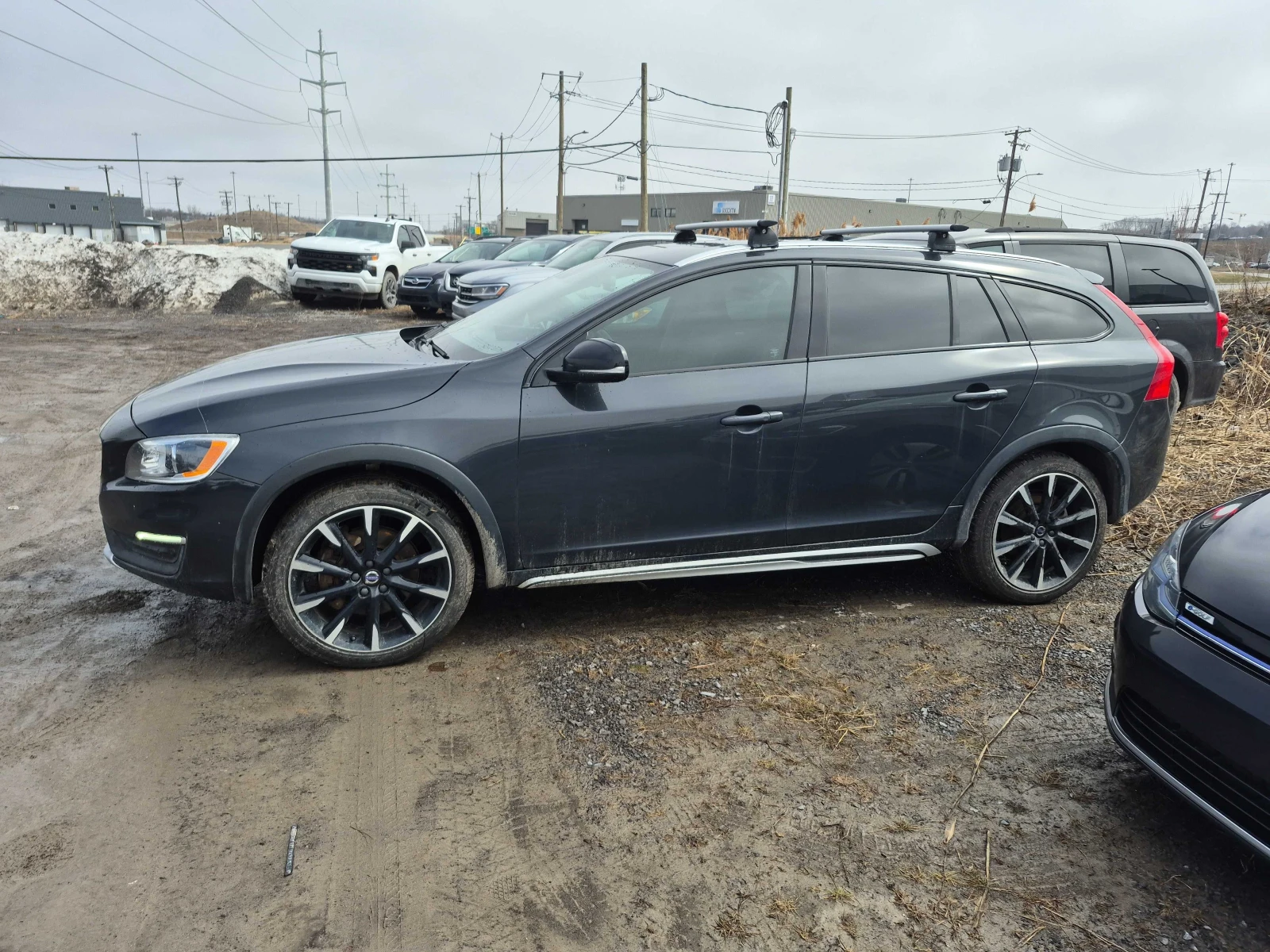 Volvo V60 Cross Country Premier * * CARFAX * * АВТО КРЕДИТ * * , снимка 3 - Автомобили и джипове - 54231722