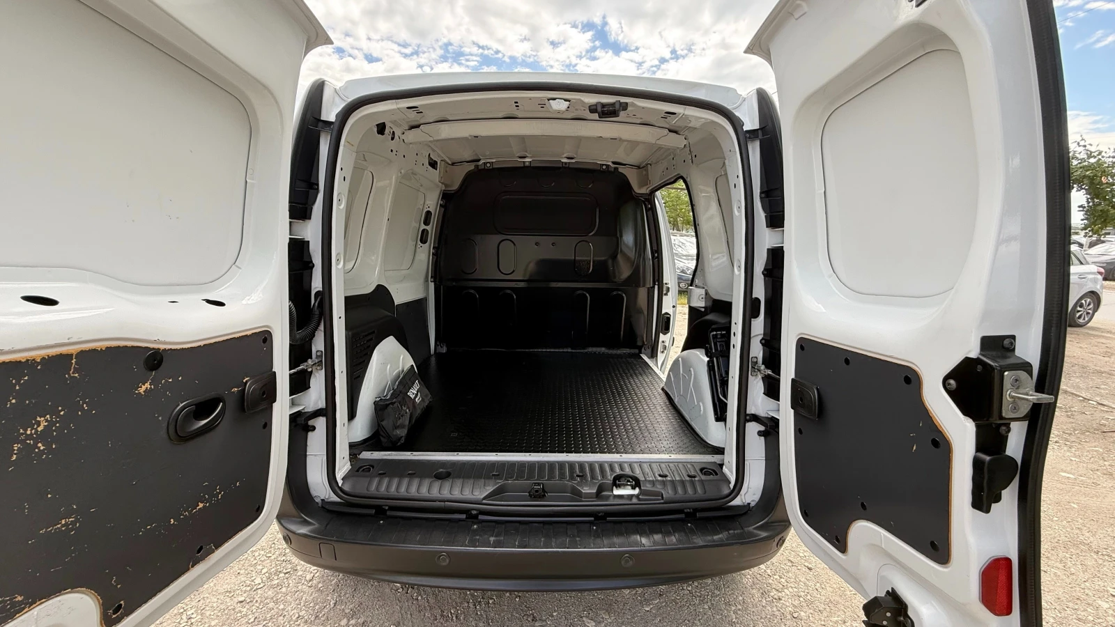 Renault Kangoo 1.5DCI EURO-6B, снимка 8 - Автомобили и джипове - 54542483