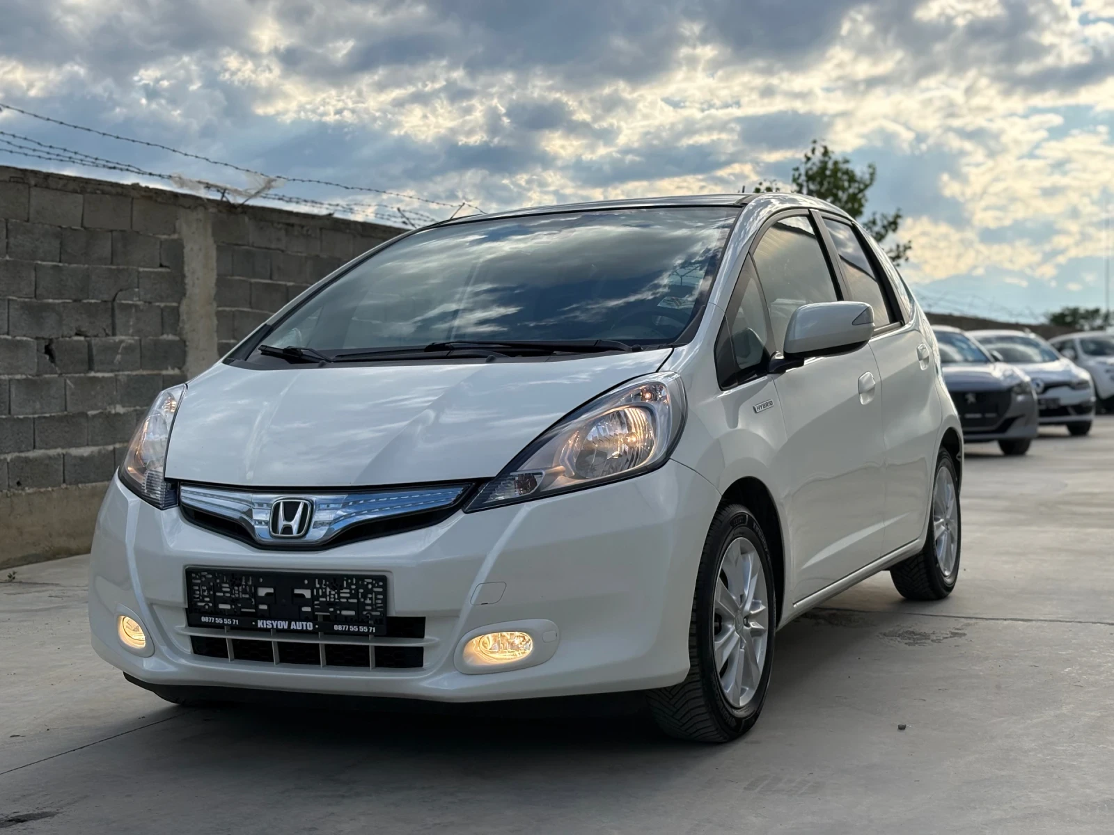 Honda Jazz 1.3 Hybrid/Full Service/Automatic/Panorama, снимка 3 - Автомобили и джипове - 54568479