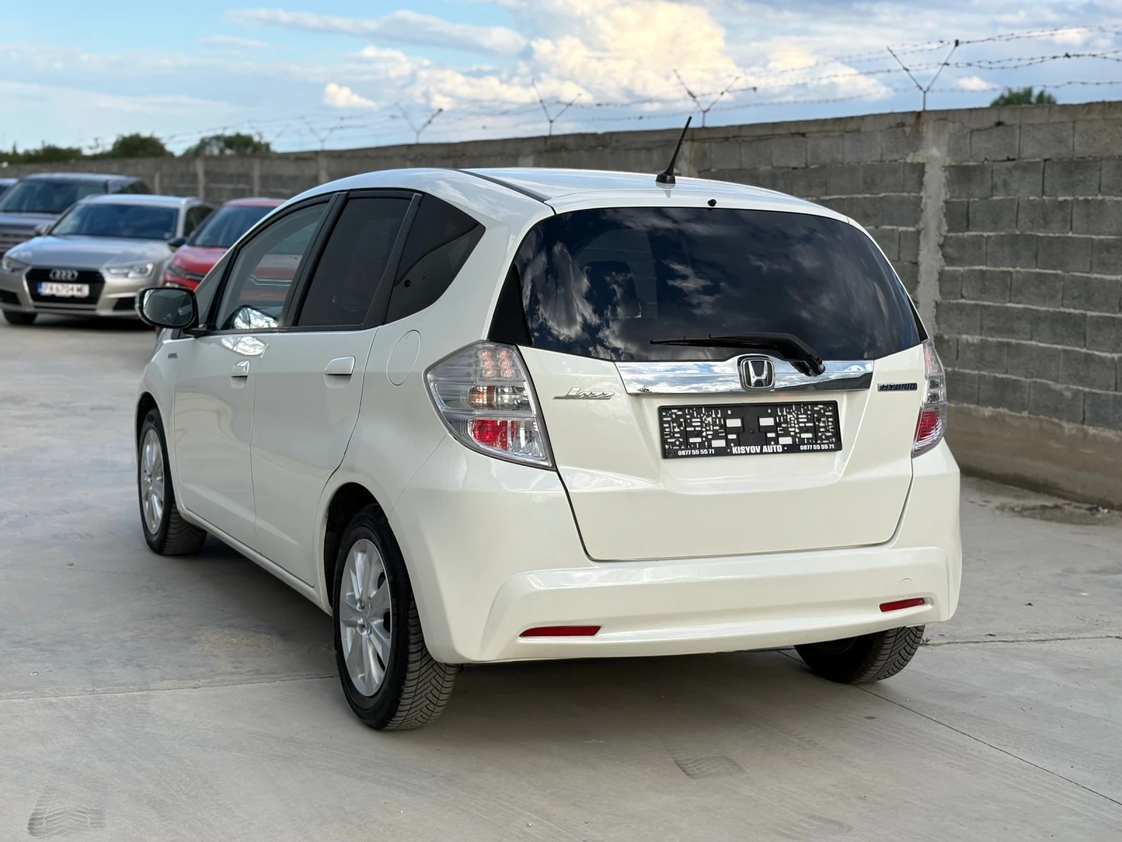 Honda Jazz 1.3 Hybrid/Full Service/Automatic/Panorama, снимка 4 - Автомобили и джипове - 54568479
