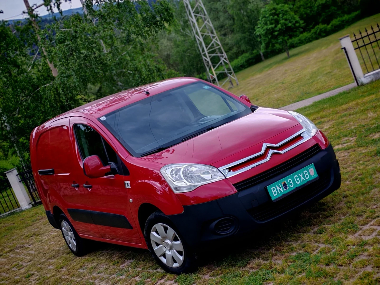 Citroen Berlingo 1.6HDI(90)* MAXI-БАЗА* КЛИМАТИК* НОВ ВНОС* , снимка 9 - Автомобили и джипове - 54644642