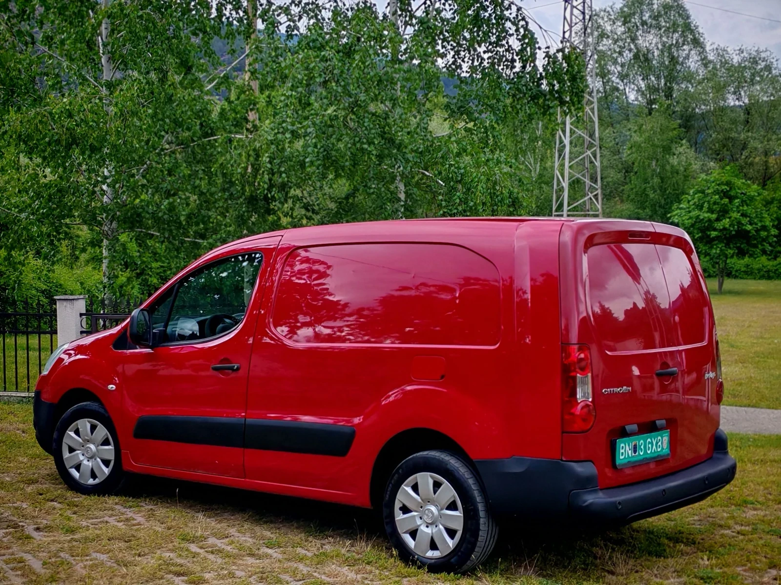 Citroen Berlingo 1.6HDI(90)* MAXI-БАЗА* КЛИМАТИК* НОВ ВНОС* , снимка 4 - Автомобили и джипове - 54644642