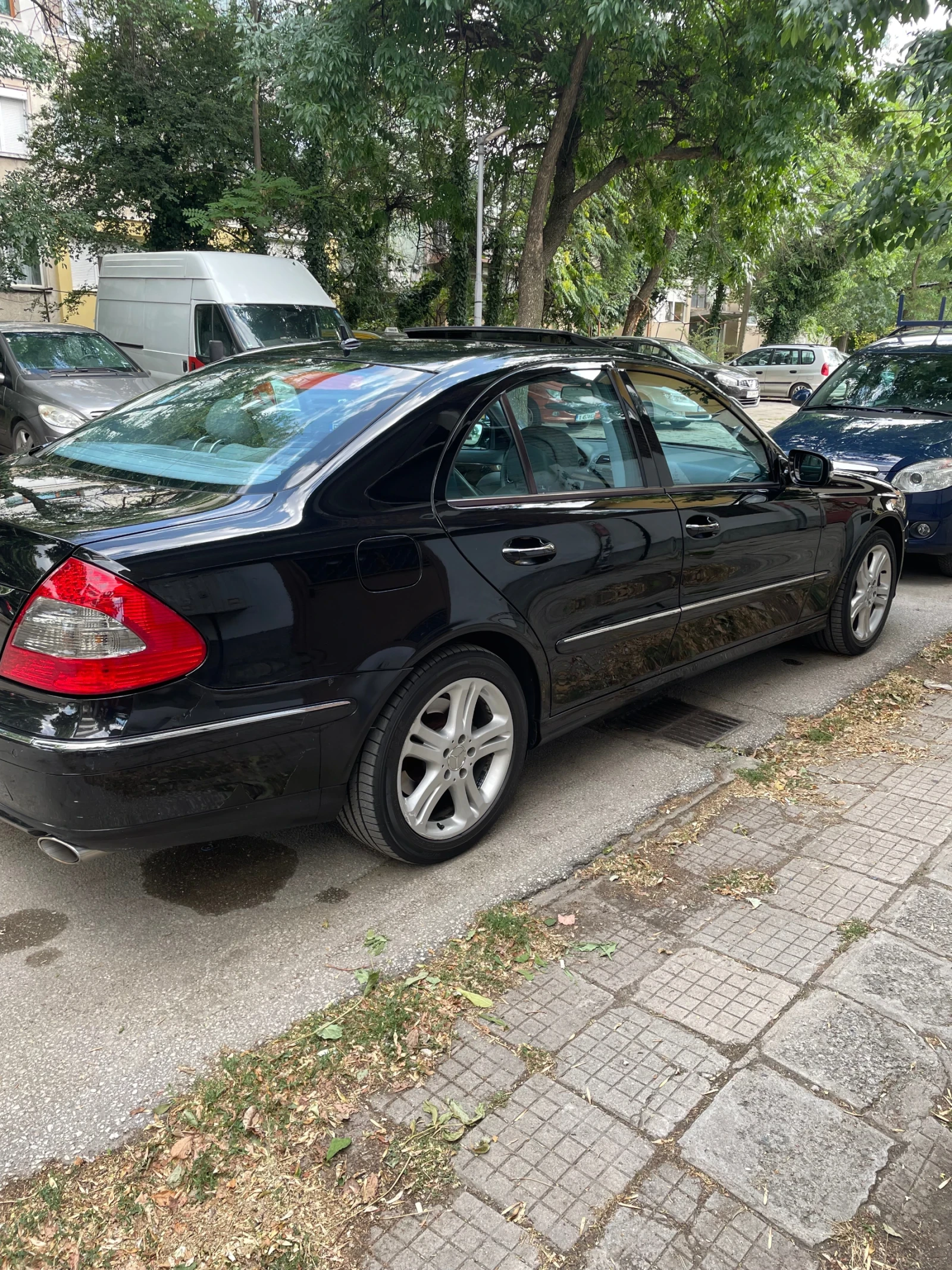 Mercedes-Benz E 320, снимка 8 - Автомобили и джипове - 54858684