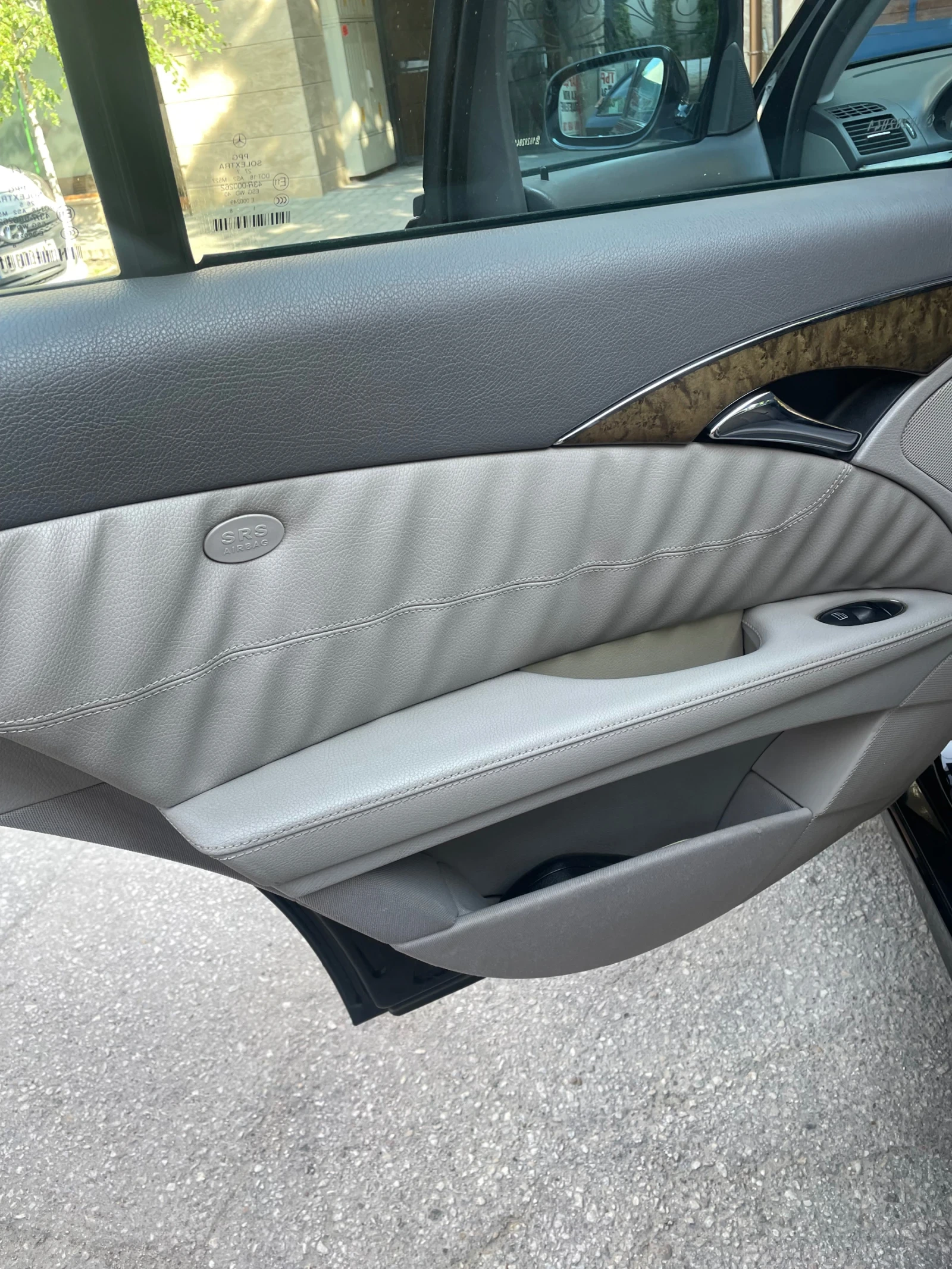 Mercedes-Benz E 320, снимка 11 - Автомобили и джипове - 54858684