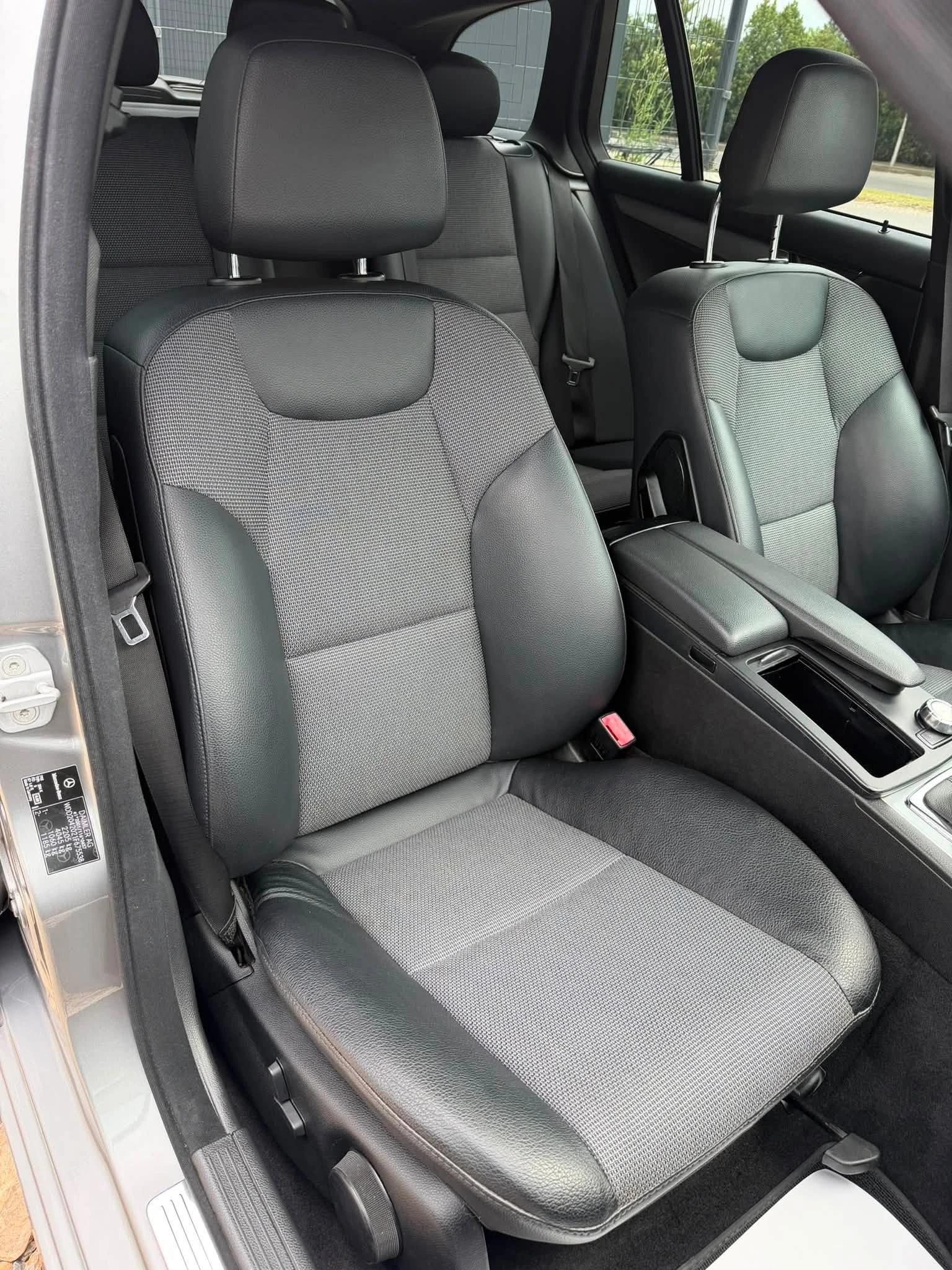 Mercedes-Benz C 220 AMG* CDI* 170* 7G* FACELIFT* , снимка 13 - Автомобили и джипове - 55432940
