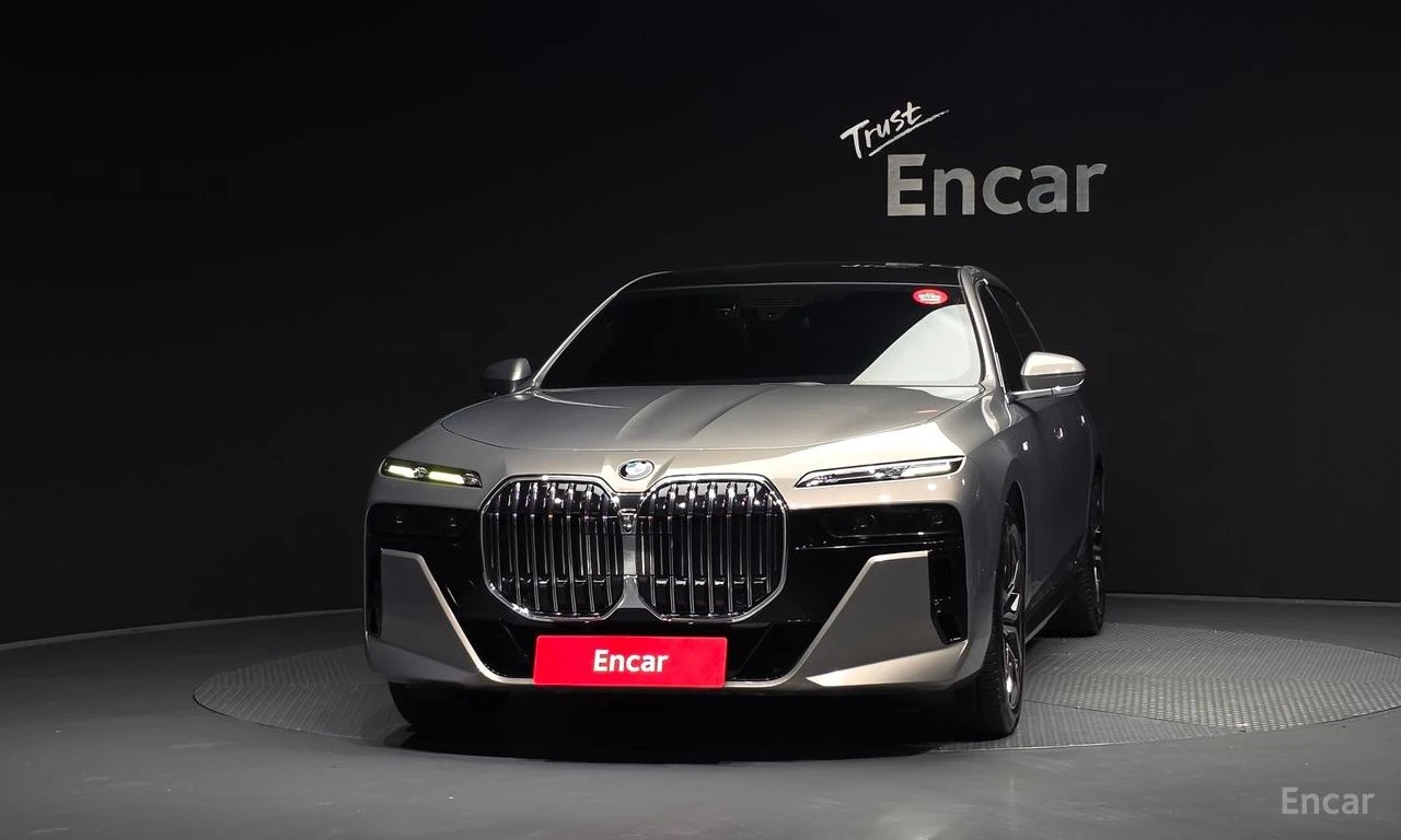 BMW 740 M* SPORT* BOWER* WILKINS* ДИСТРОНИК* ОБДУХВАНЕ* КА, снимка 3 - Автомобили и джипове - 55707270