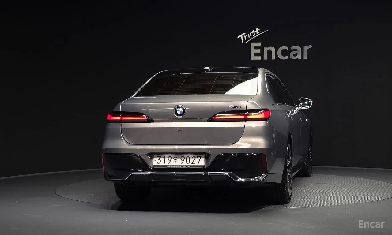 BMW 740 M* SPORT* BOWER* WILKINS* ДИСТРОНИК* ОБДУХВАНЕ* КА, снимка 4 - Автомобили и джипове - 55707270