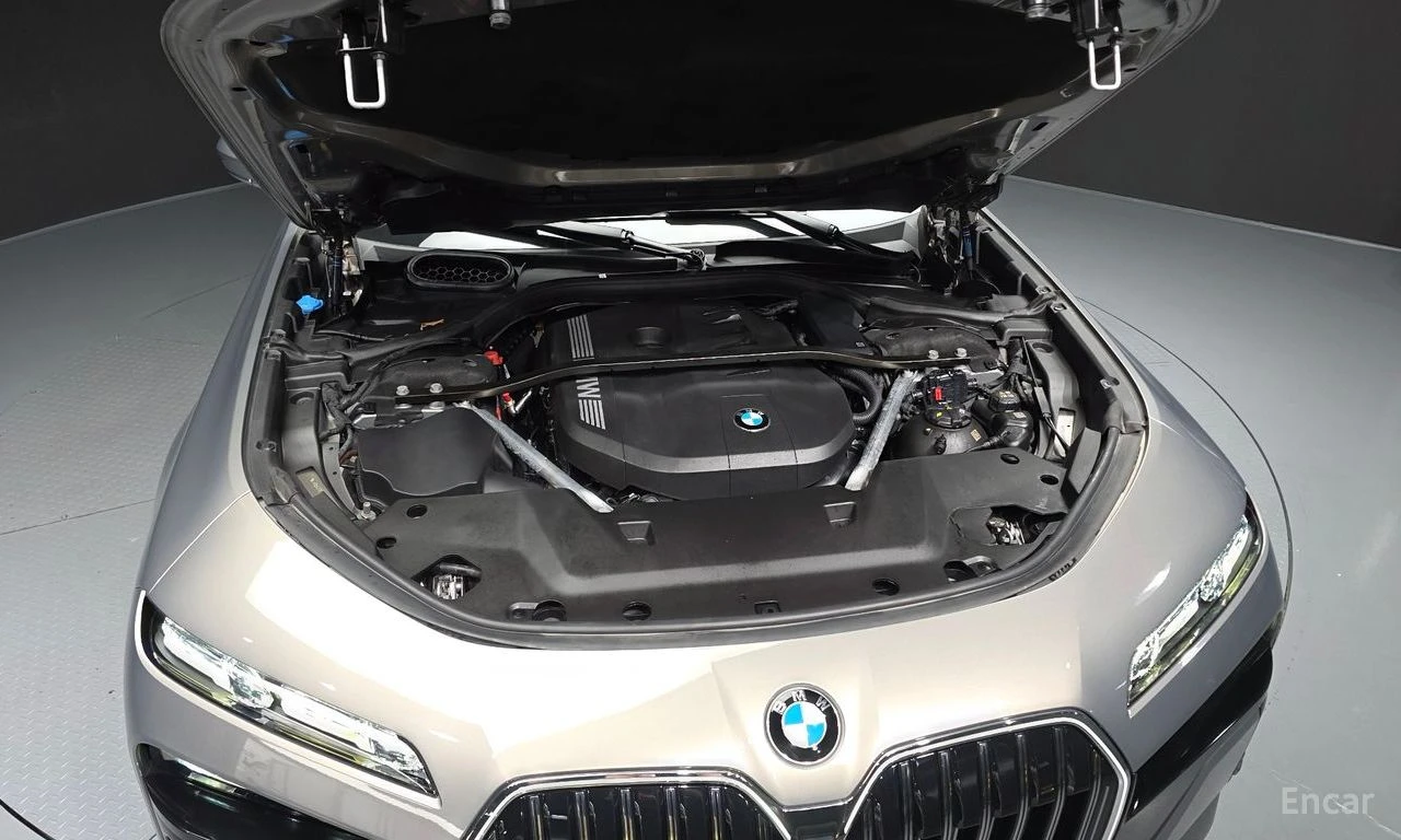 BMW 740 M* SPORT* BOWER* WILKINS* ДИСТРОНИК* ОБДУХВАНЕ* КА, снимка 17 - Автомобили и джипове - 55707270