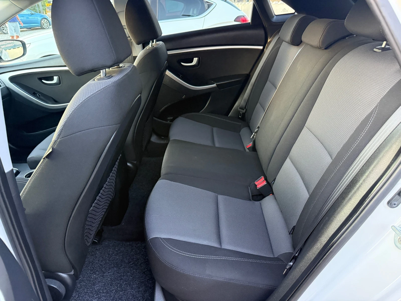 Hyundai I30 1.4CRDI* 90К.С* EURO5* 127.500km-ORIGINAL* NEW, снимка 11 - Автомобили и джипове - 55729425
