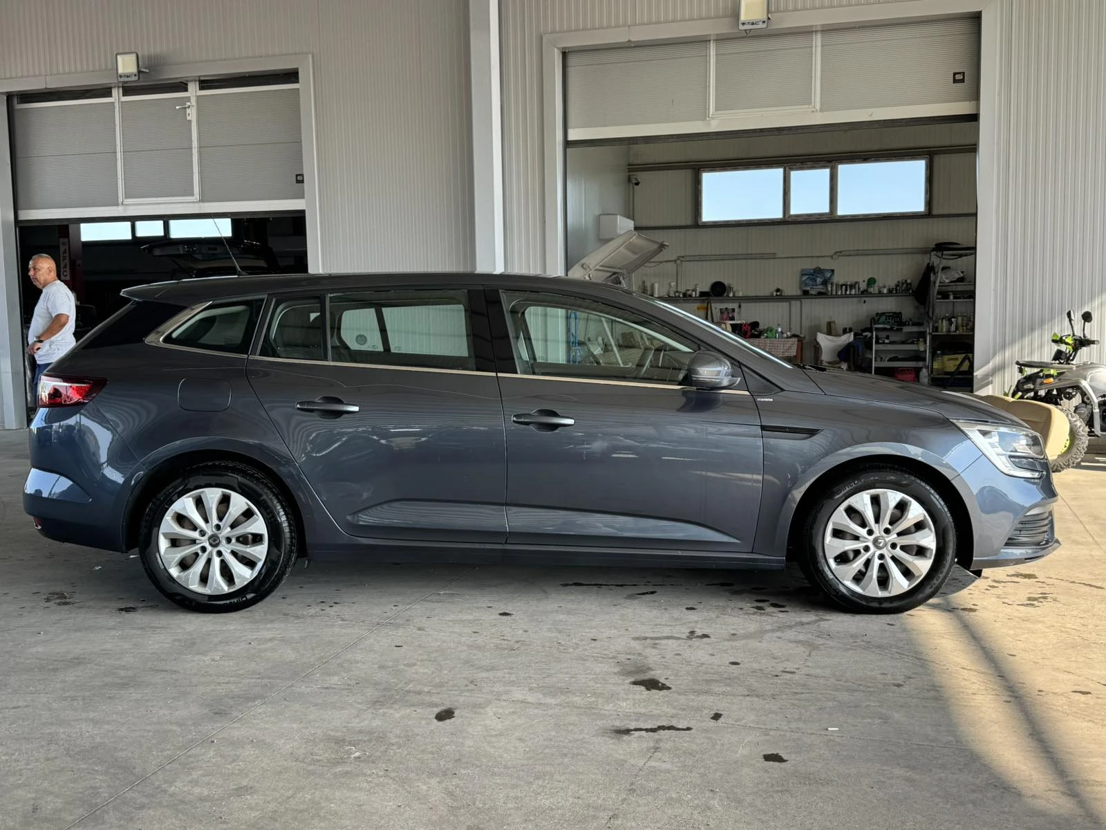 Renault Megane 1.5* 116ps* 6ск* LED* НАВИ* КАМЕРА* , снимка 6 - Автомобили и джипове - 56027841