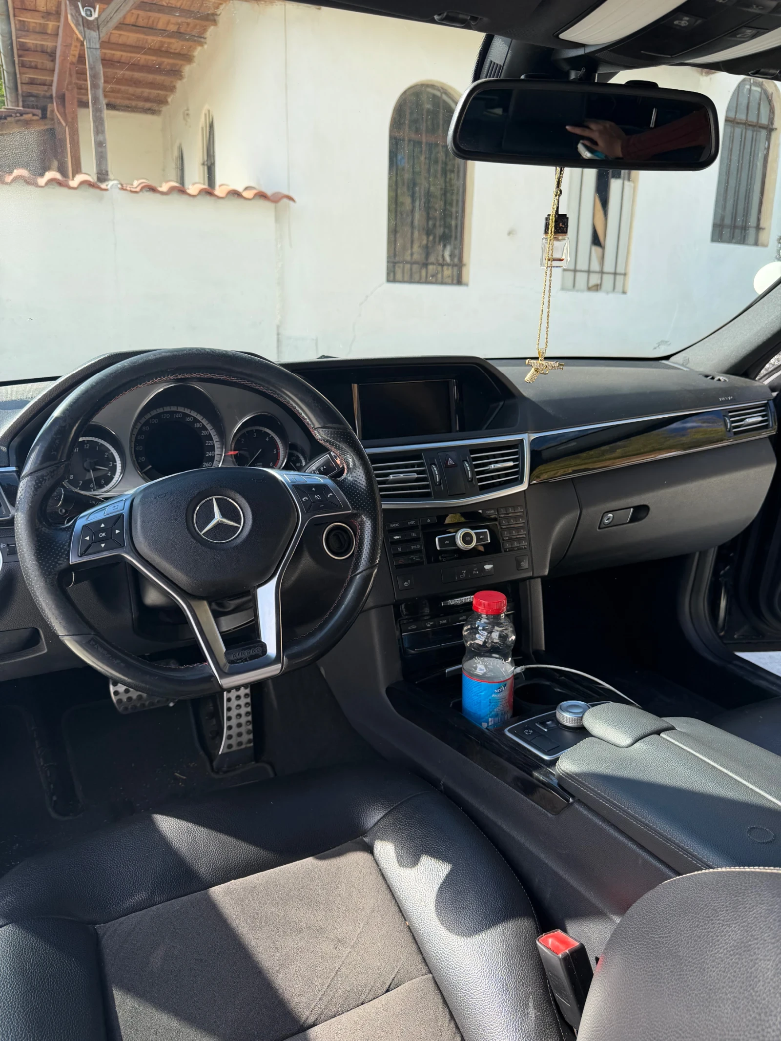 Mercedes-Benz E 220, снимка 5 - Автомобили и джипове - 56245028