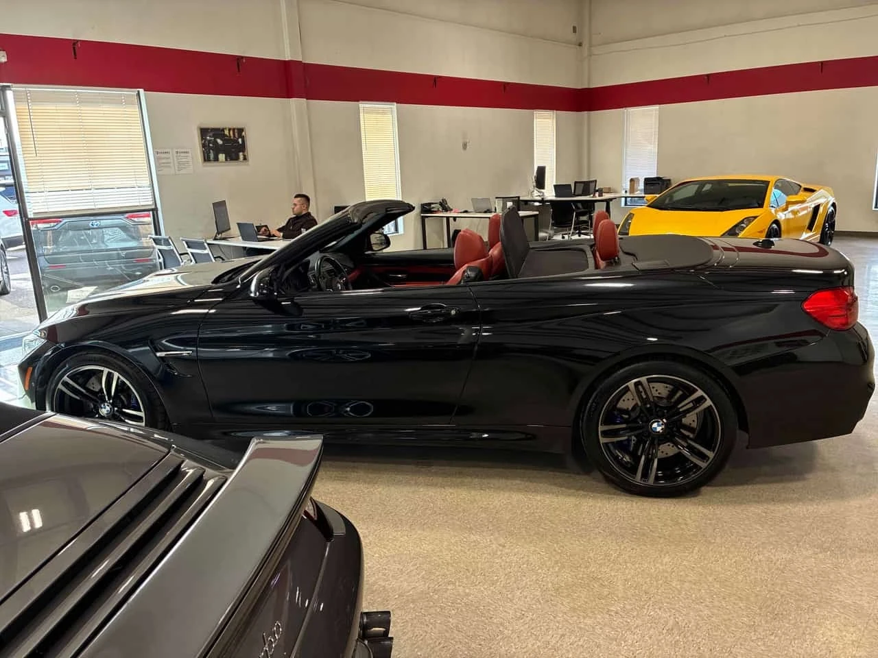 BMW M4 * CARFAX * H/K ����� * CAR PLAY *  | Mobile.bg � ����������� 3